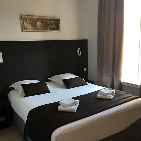 Le Biarritz - ホテル 3*