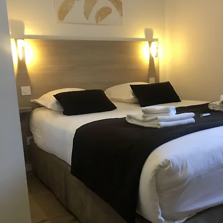 Le Biarritz - ホテル 3*