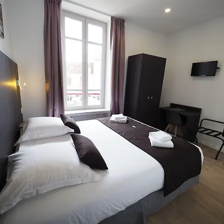 Le Biarritz - فندق فيشي