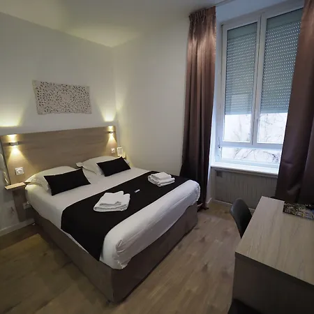 Le Biarritz - ホテル 3*