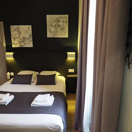Le Biarritz - ホテル 3*