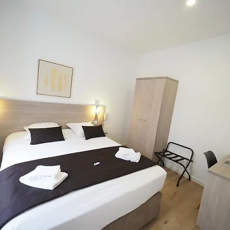 Le Biarritz - 호텔 3*